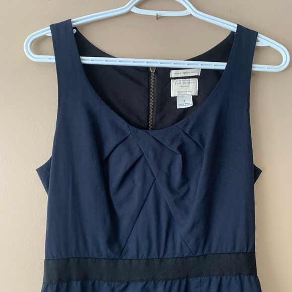 Club Monaco Bodycon Navy Dress with black sash, Wool - Size 2 - Picture 3 of 7